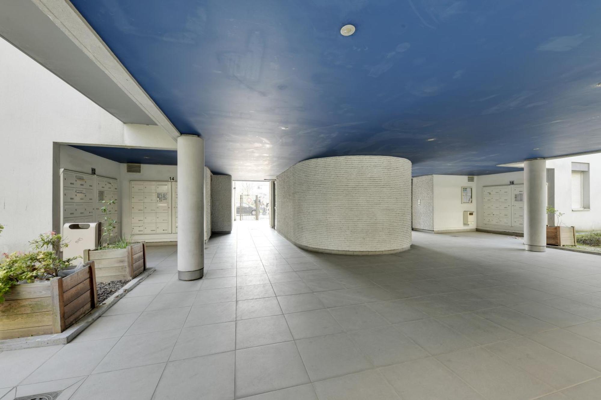 Chic Apartment With Superb View Of The Eiffel Tower Saint-Denis  Exterior photo